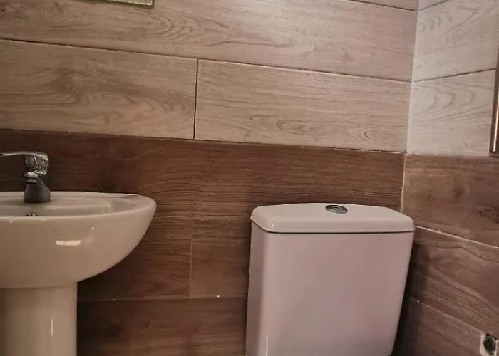 Lively Apparament 1a * تيرانا